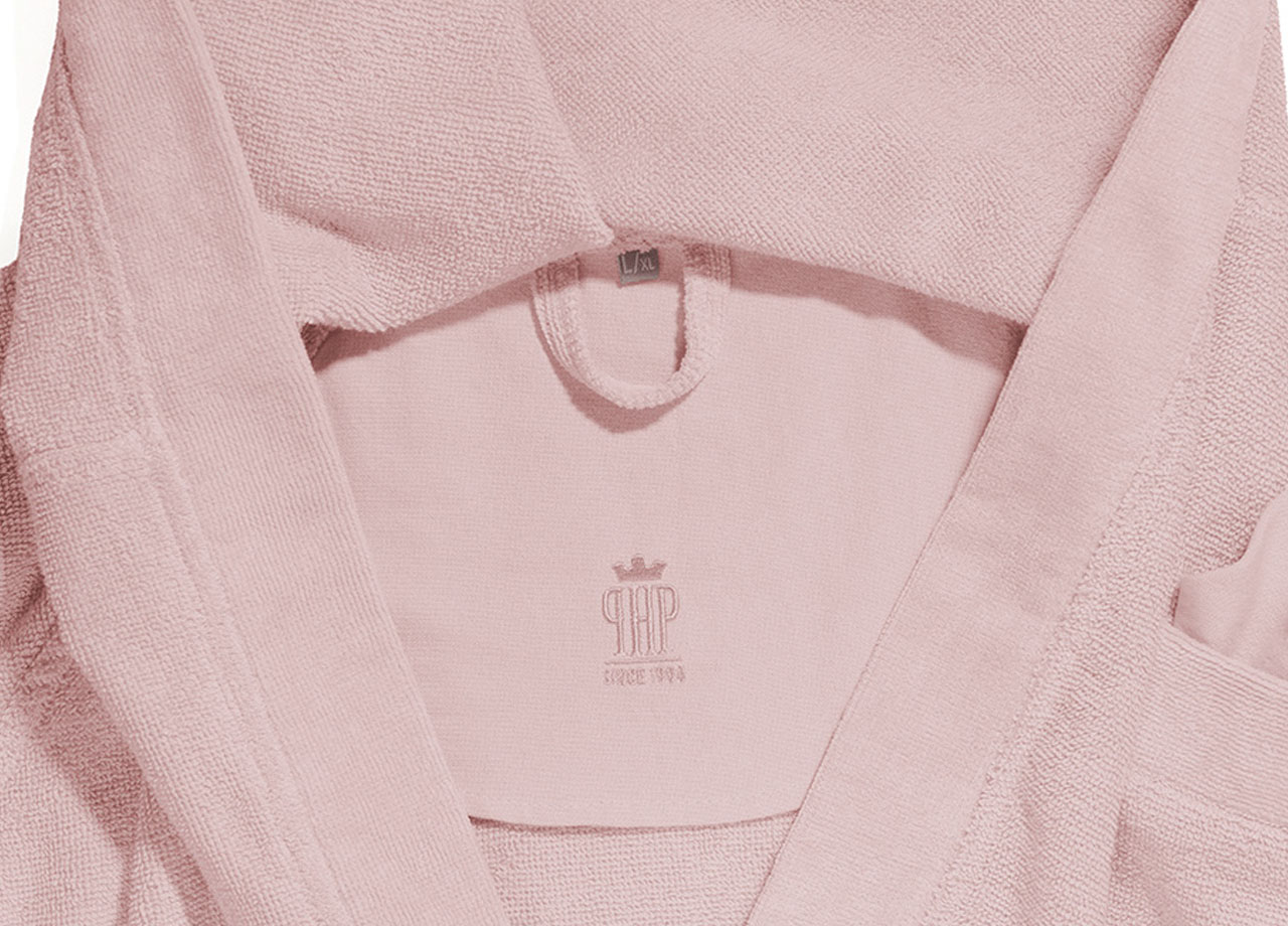 Accappatoio Con Cappuccio E Tasche In Spugna Mod. Joy Tinta Unita Rosa 51 ACCAPPATOIO JOY FRAGOLA DETT 2