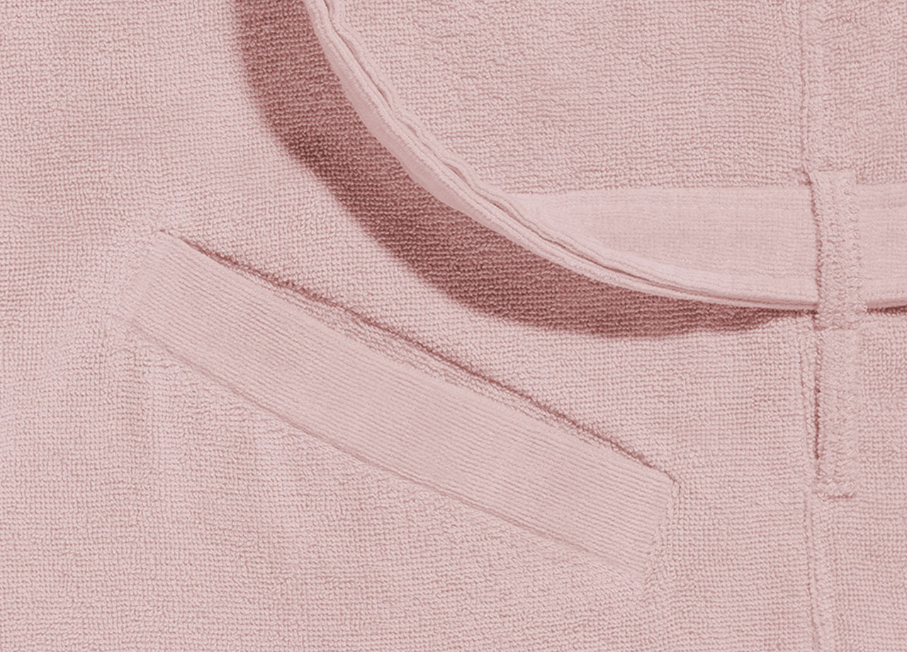 Accappatoio Con Cappuccio E Tasche In Spugna Mod. Joy Tinta Unita Rosa 52 ACCAPPATOIO JOY FRAGOLA DETT 3