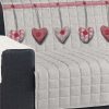DETTAGLIO COPRIDIVANO CUORE ROSSO 3
