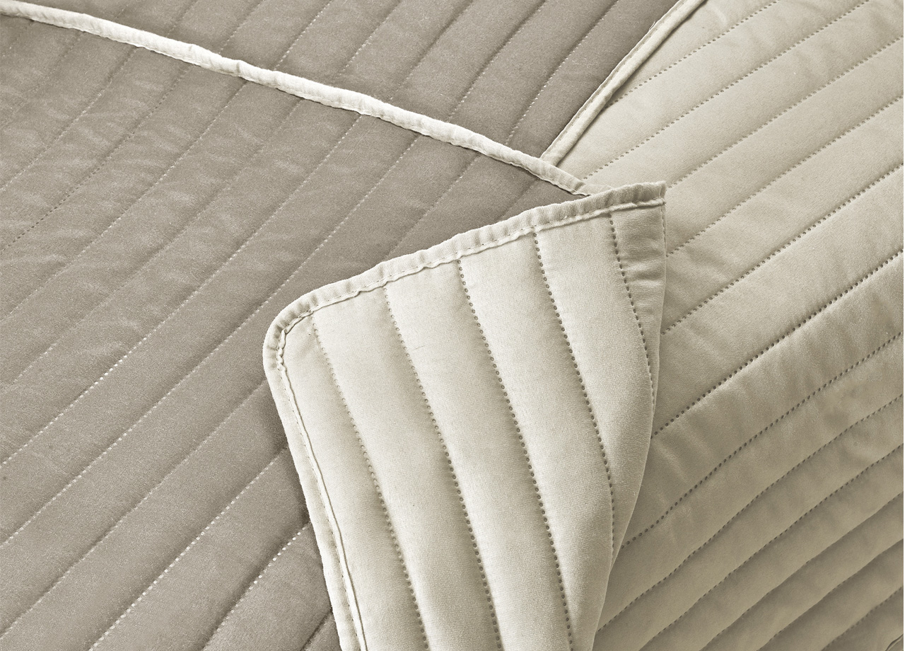 DETTAGLIO SOFA TORTORA BEIGE